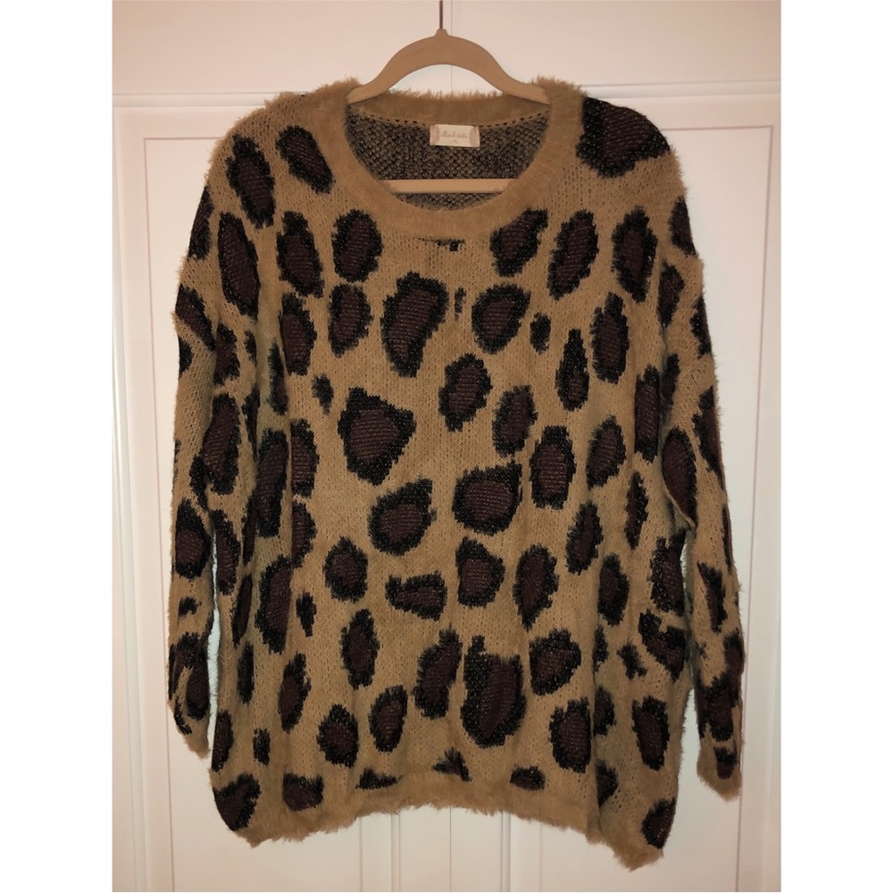 ALTAR’D STATE CHEETAH PRINT FUZZY SWEATER SIZE L/XL